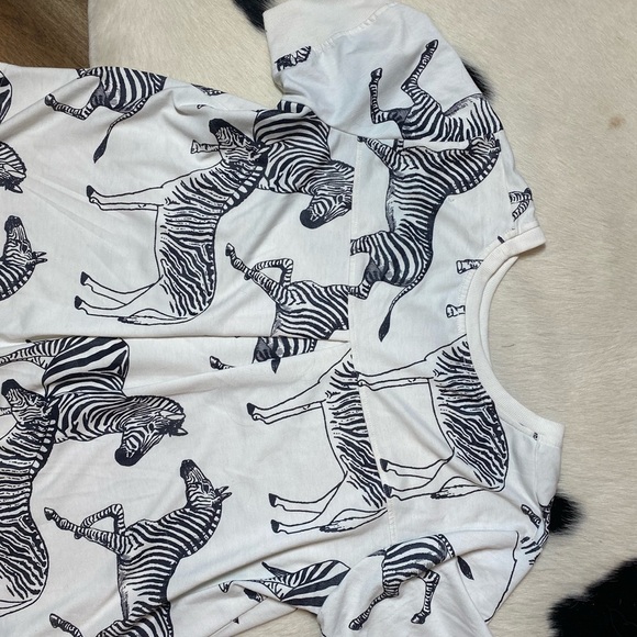Jane & Delancey Zebra Novelty Black White Pullover T-shirt - Picture 9 of 9